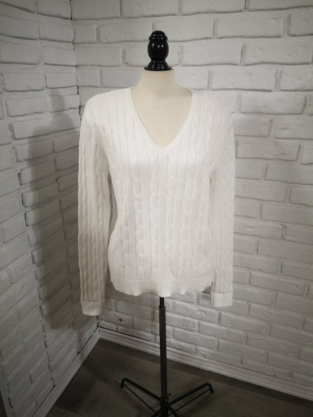 Vintage Chaps Woman's Size XL White Cable Stitch V-neck 100% Cotton Sweater